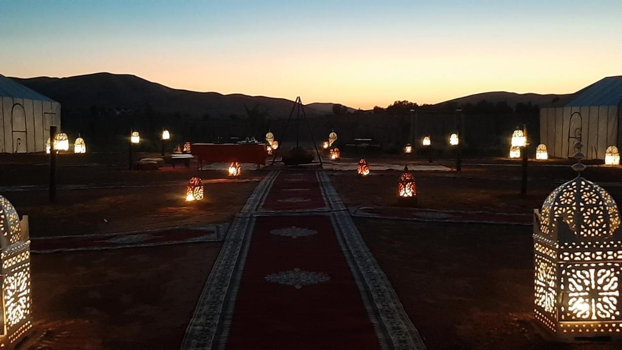 Sunset luxury camp Hotel Adrouine Bagian luar foto